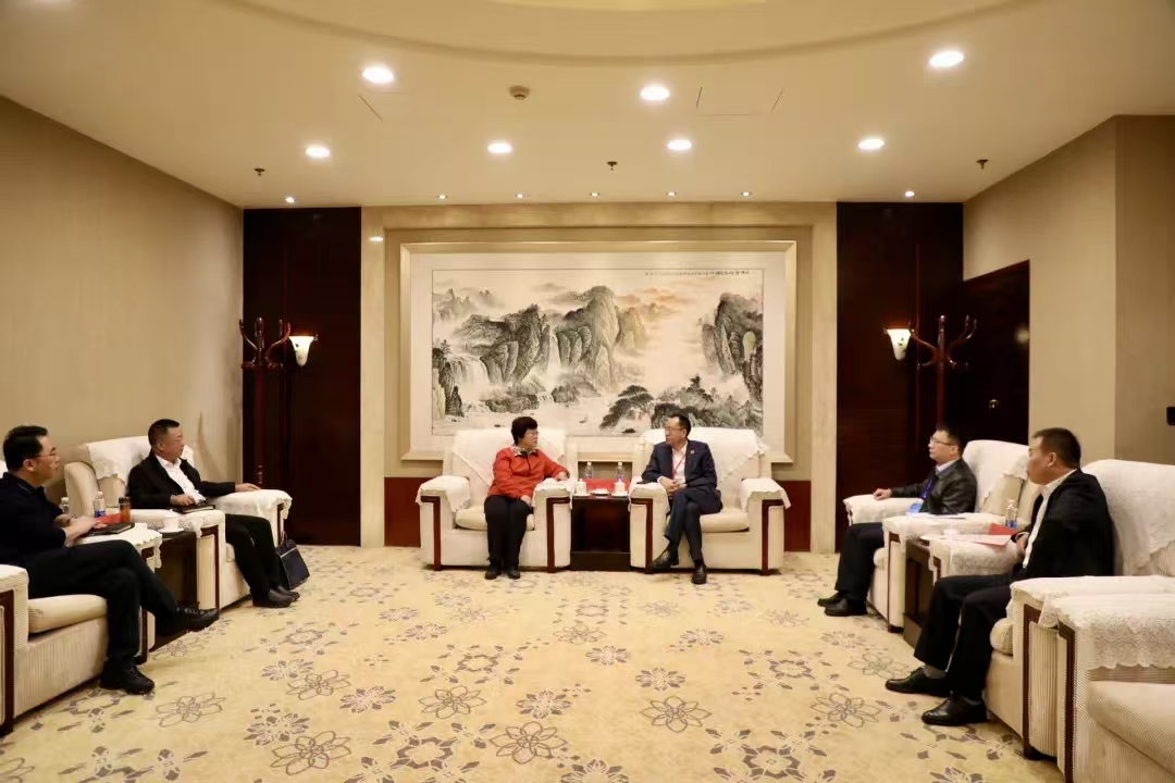 王旭會(huì)見(jiàn)單智偉等專家和企業(yè)家(圖1) 王旭會(huì)見(jiàn)單智偉等專家和企業(yè)家(圖1)
